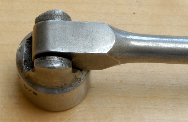 Plomb_CustomFlexHead_joint-down_800px.jpg